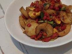 -阿瓦山寨·湘菜现炒·剁椒鱼头王(咸阳总店)
