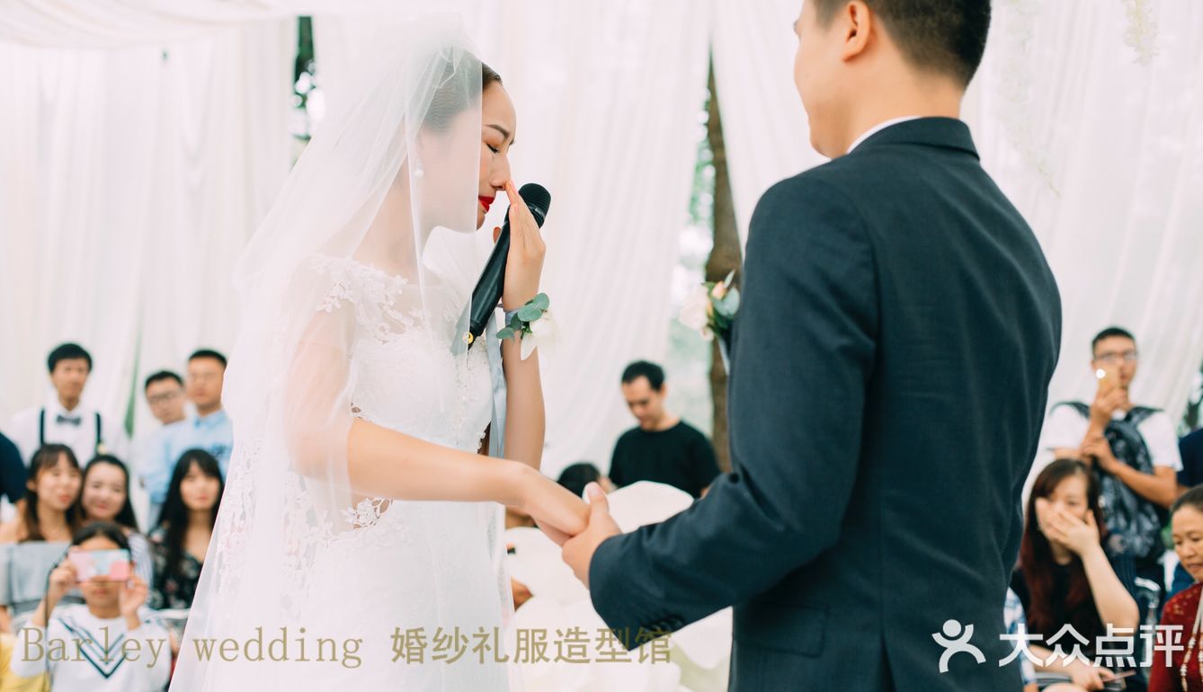 十年爱情长跑 从校服到婚纱~