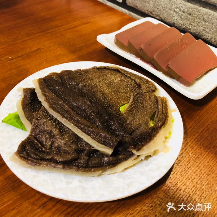 烫锅鲜砂锅串串毛肚图片