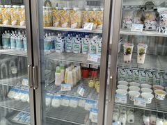 面包甜点陈列柜-白色日记·手作酸奶(麦凯乐店)