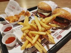 -The Habit Burger Grill 哈比特汉堡(复兴soho店)