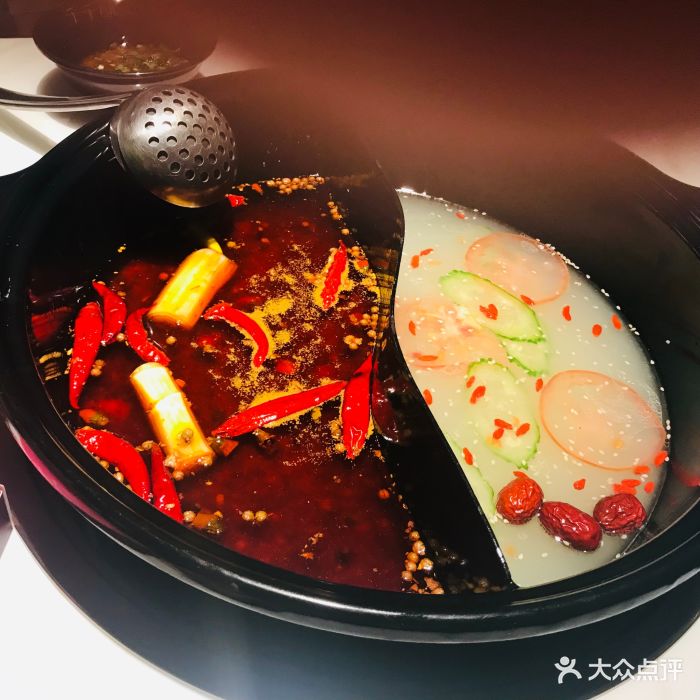 千千桃串串火锅桃桃鸳鸯锅底图片 - 第1张