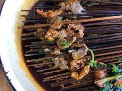 -拈签一笑黄牛肉辣卤串串