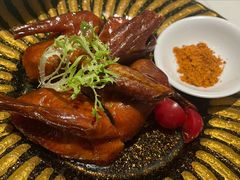中山玻璃脆皮乳鸽-钱塘·粤点坊