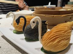 双色天鹅酥-万丽轩·粤菜(王府井金茂万丽酒店)