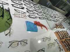 -现代眼镜批发城(台东三路店)