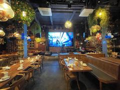 -胡桃里音乐餐厅(陶溪川店)(川湘赣菜·世界百大酒庄直供红酒·音乐表演)