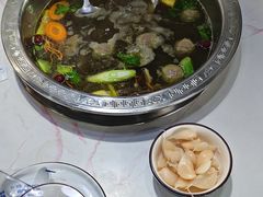 -乡土黄·鲜牛肉火锅·小龙虾(兴业街店)