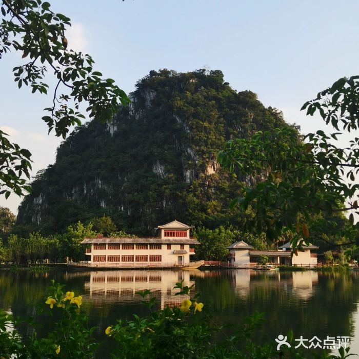 星湖旅游景区七星岩图片