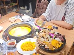 -一朵菌·野生菌探索家火锅(南亚店)
