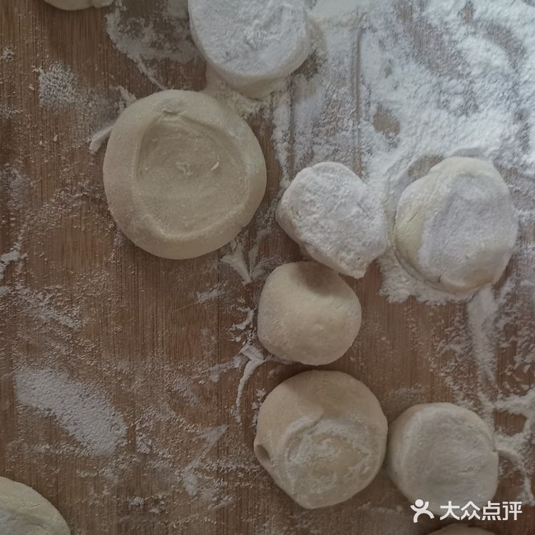 自制香喷喷的五花肉包子