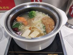 菌汤锅底-百品聚旋转火锅(万德庄店)