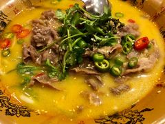 酸汤肥牛-阿英煲(凉城路店)