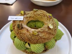 开心果树莓泡芙-Ten Olives甜点