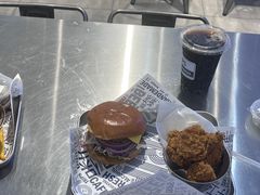 -TRIPS BURGER(大钟寺店)