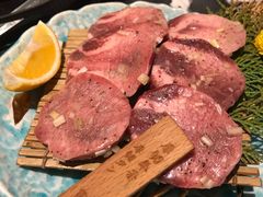 -山川小町·极番烧肉(新地假日广场店)
