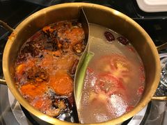 鸳鸯锅品-小天鹅火锅·一线江景洪鼎旗舰店(洪崖洞店)