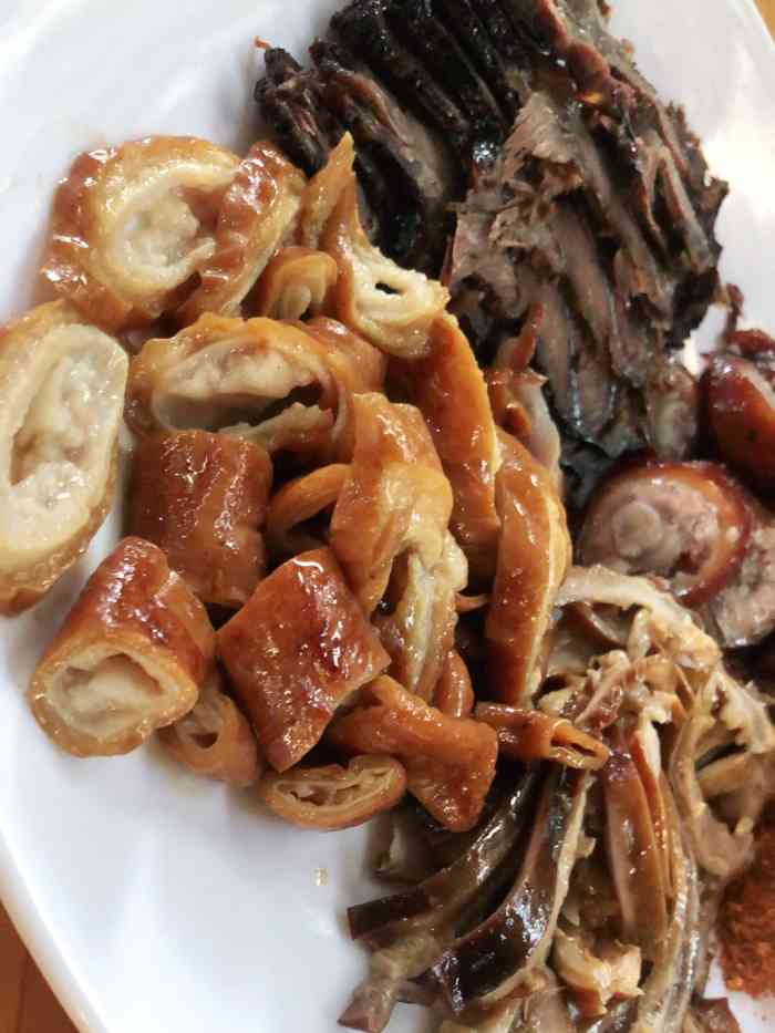 万春卤菜(天乡后街步行街店)-"慕名而来,算不上乘兴而来 败兴而归,但