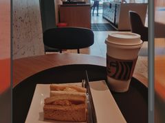 靠窗位-星巴克臻选(武汉首义汇店)