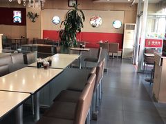 大堂-李先生牛肉面大王(营口大润发店)
