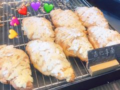 杏仁羊角-麦田工坊(月湖店)