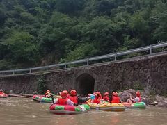 -安吉龙王山峡谷漂流