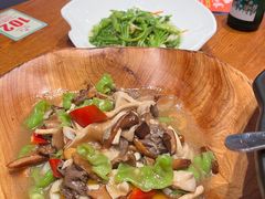 -老滇山寨•云南特色菜•地方菜•民族风情歌舞表演(金碧店)