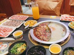 -沸炉重庆老火锅(军事博物馆店)