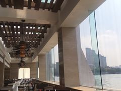 靠窗位-白天鹅宾馆·流浮阁咖啡厅