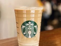 燕麦丝绒拿铁-星巴克(迪士尼小镇店)