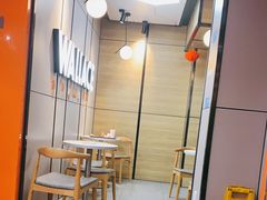 用餐区-华莱士·全鸡汉堡(五号路店)