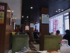 大堂-荣鹏风味烀饼总店