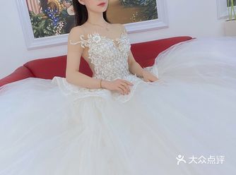 ——拉蒙婚纱—— 一款特别仙气又性感的大拖尾婚纱礼服