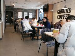 用餐区-麦当劳(健德桥得来速店)