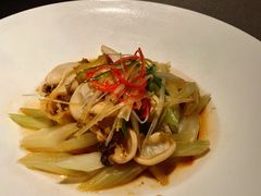 -左庭右院鲜牛肉火锅黑金店(陆家嘴中心店)