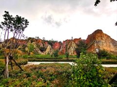 -彩色沙林风景区