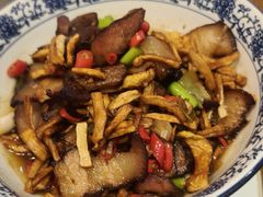 -小洞天柴火土菜馆