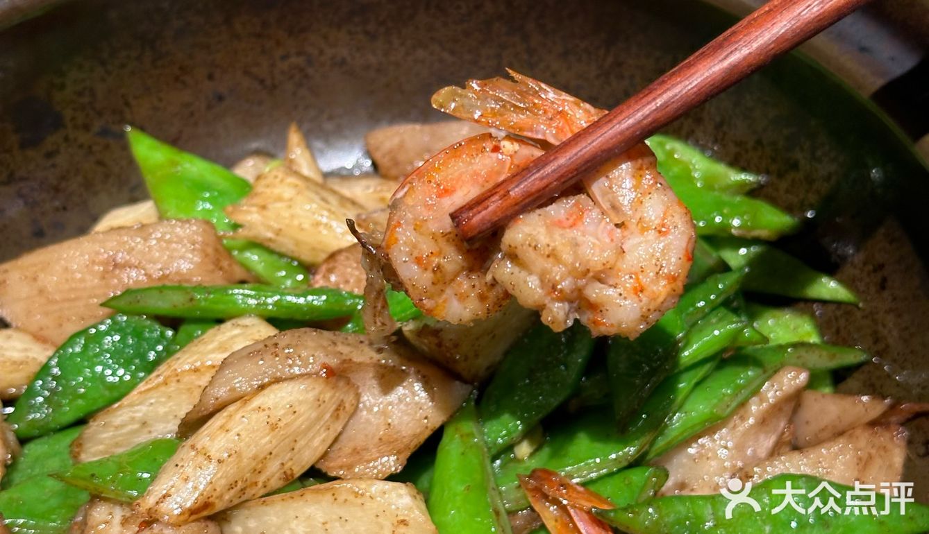 杭州真的是遥遥领先！！吃个饭惊现巨大蒲扇！