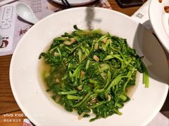 -黄泥岗·地道湖北菜(奥特莱斯店)