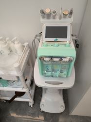 -柒朵科技美肤中心