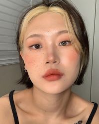 -AYO SALON