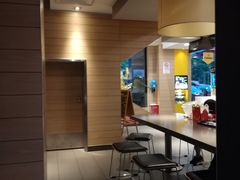 -麦当劳(友谊路得来速店)