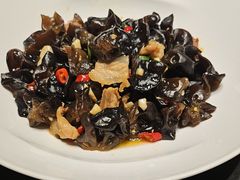 -忆江南·临江鱼馆