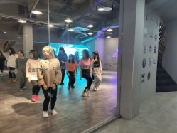 点击看大图 -CASTER跳舞俱乐部