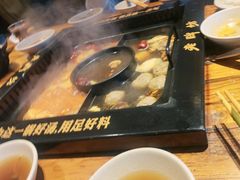 -老牌坊云南鱼豆花火锅(爱建店)