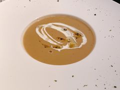 松露蘑菇奶油汤-C&R西班牙餐厅