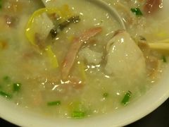艇仔粥-伍湛记 · 广州老字号(龙津中路店)