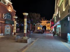 -布尔津河堤夜市