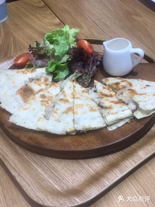 奎克咖啡Cuiqu(晶品店)松露牛肝菌薄饼图片