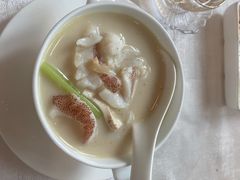 一鱼两吃-东海朗廷酒店-唐阁T’ANG COURT 中餐厅